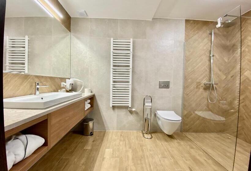 اتاق استاندارد, Solar