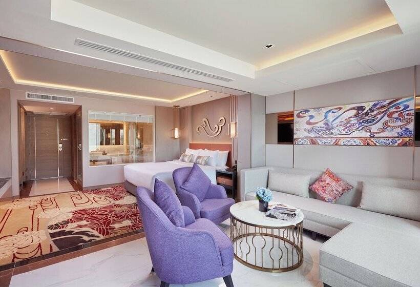 Deluxe Suite King Bed, Valia Hotel Bangkok