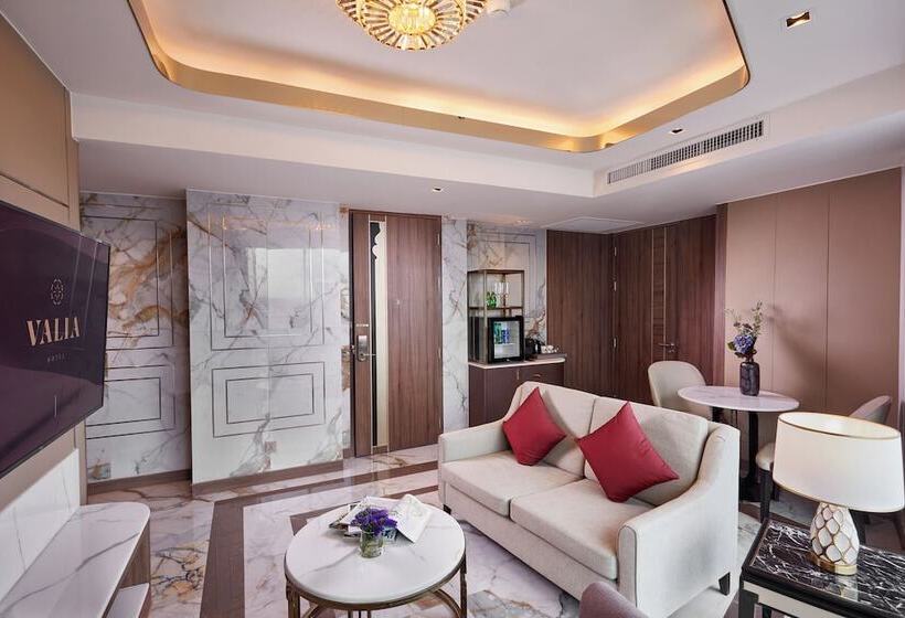 سوییت اجرایی, Valia Hotel Bangkok