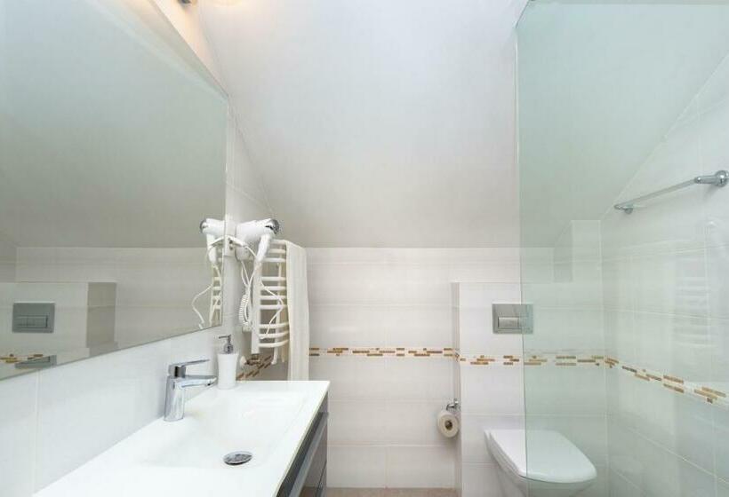 Номер Стандарт, Vela