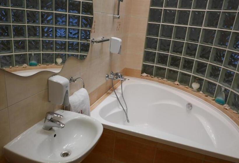 חדר דלוקס, Motel Za Miedzą