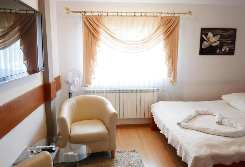 スタンダードルーム, Motel Za Miedzą