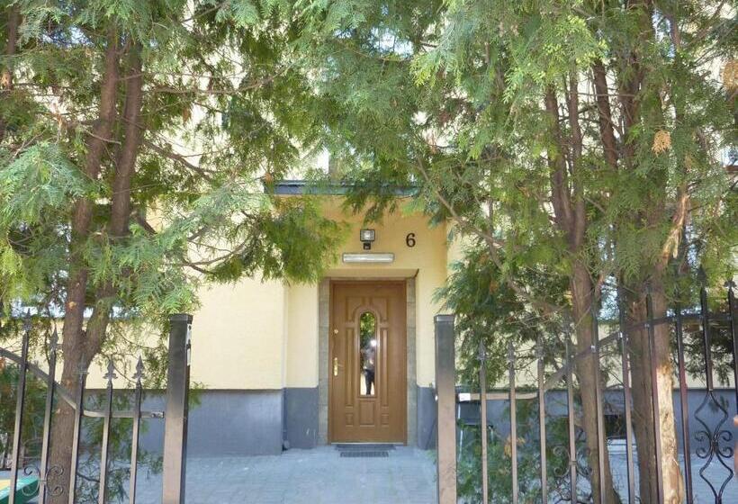 اتاق استاندارد یک نفره, Ik Na Zdrowiu