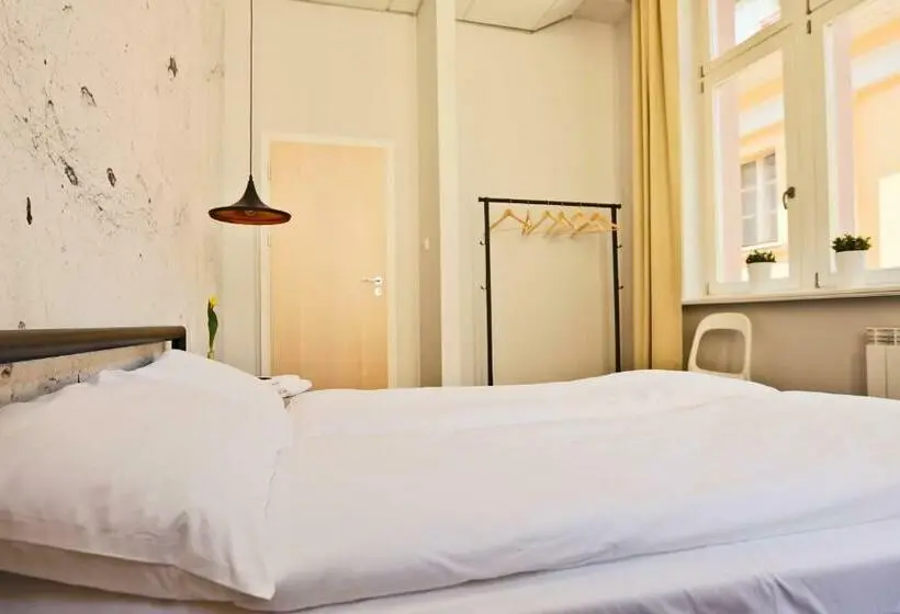 バス共有のスタンダードルーム, Sleep In Hostel & Apartments Stary Rynek