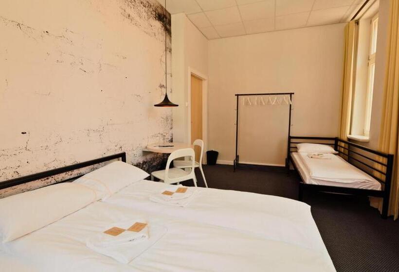 اتاق استاندارد سه تخته با سرویس بهداشتی مشترک, Sleep In Hostel & Apartments Stary Rynek