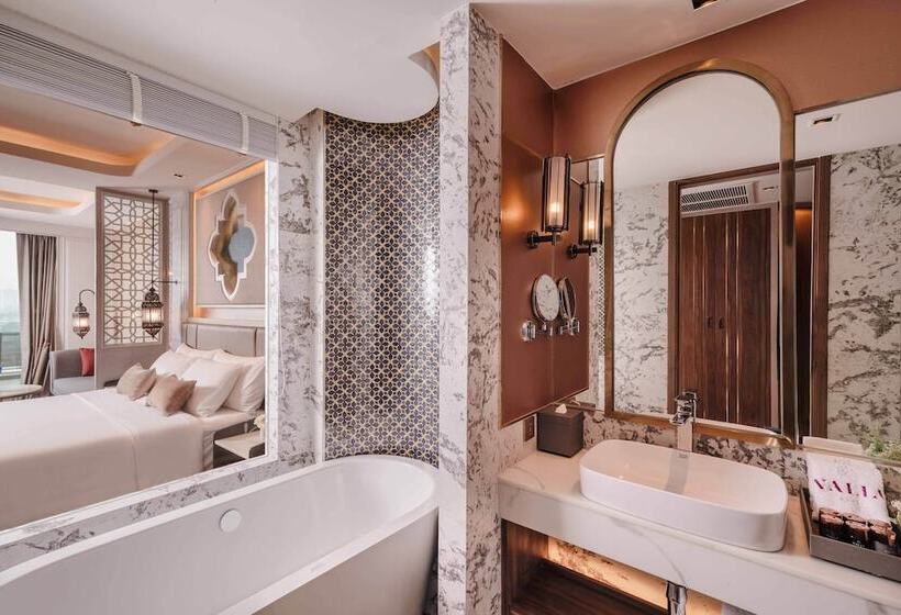 Deluxe Suite King Bed, Valia Hotel Bangkok