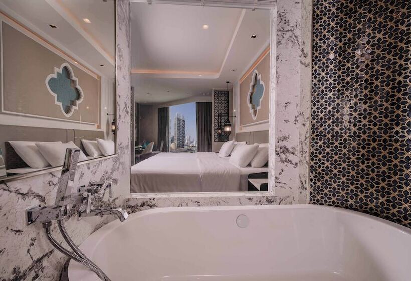 Deluxe Suite King Bed, Valia Hotel Bangkok