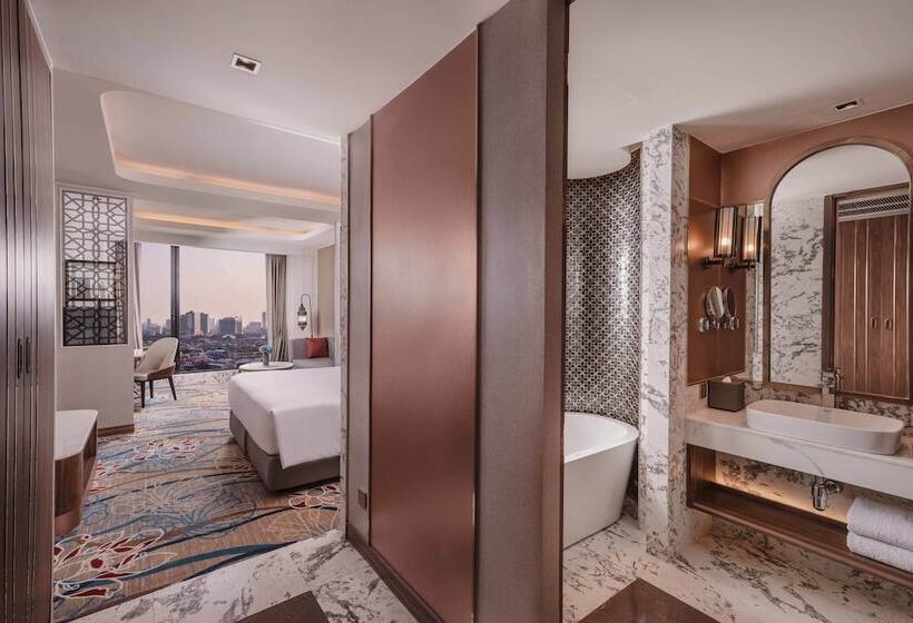Deluxe Suite King Bed, Valia Hotel Bangkok