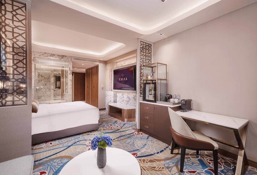 Deluxe Suite King Bed, Valia Hotel Bangkok