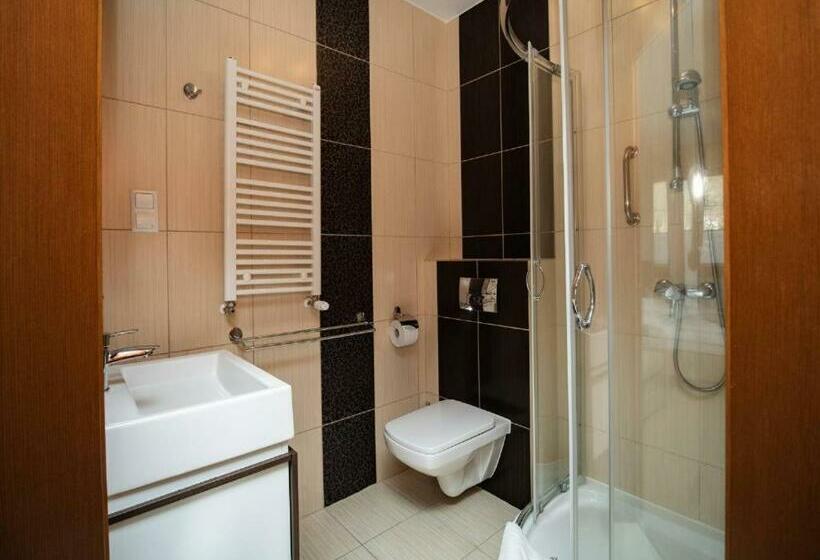 スタンダードトリプルルーム, Villa Wernera Hotel & Spa