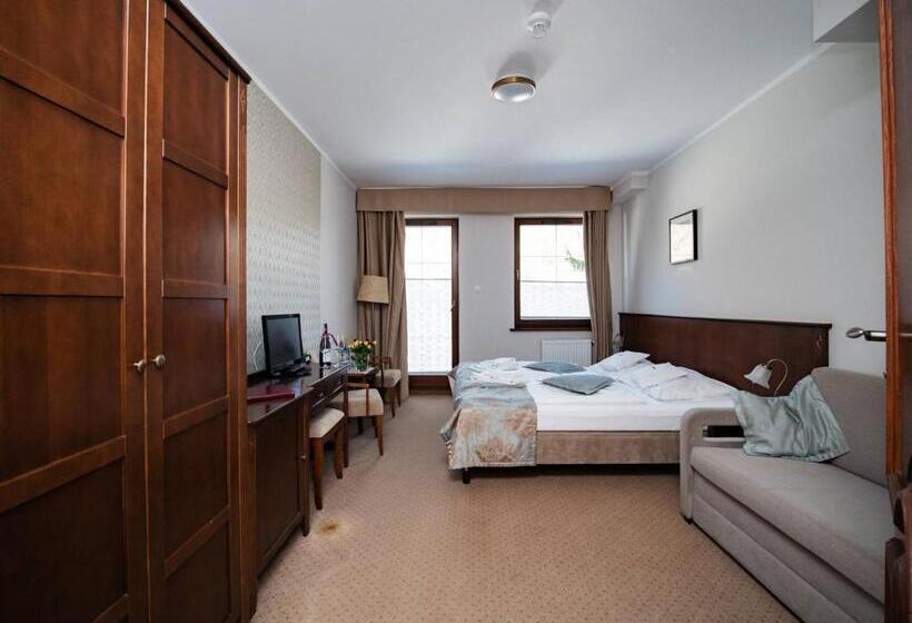 コンフォートトリプルルーム, Villa Wernera Hotel & Spa