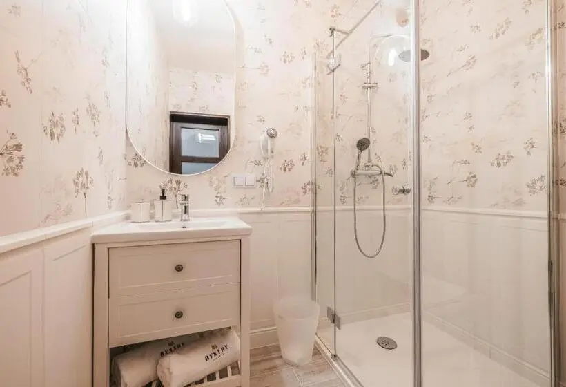 Standard Kolmen Hengen Huone Parveke, Bystry Comfort