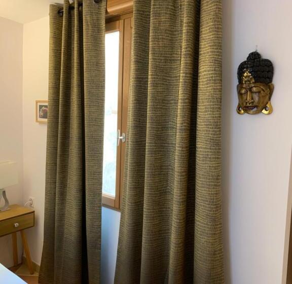 デラックスルーム, Pila & Bed Montpellier Centre Corum Comédie Chambre Calme Climatisée Quiet Air Conditioned Room