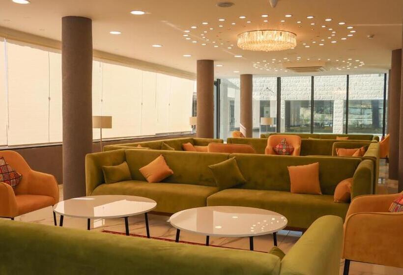 اتاق لوکس, The Rn Hotels