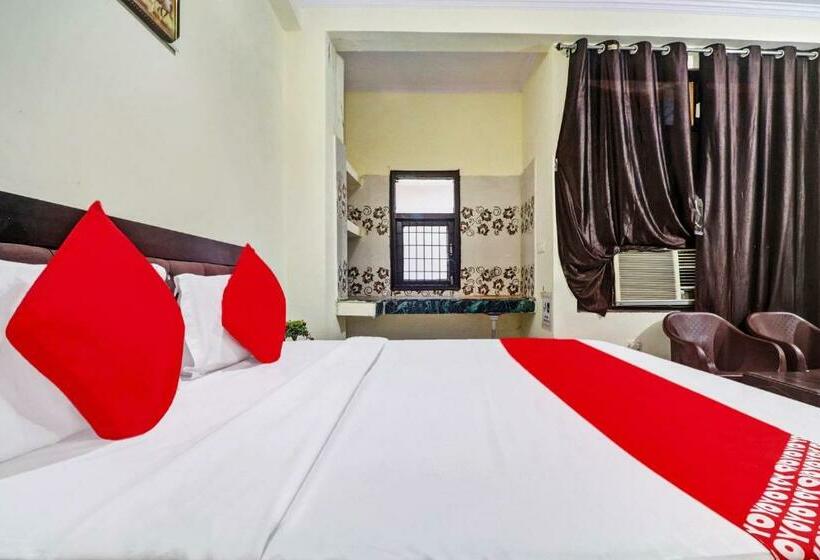 Quarto Triplo Clássico, Flagship  Moonshine Inn