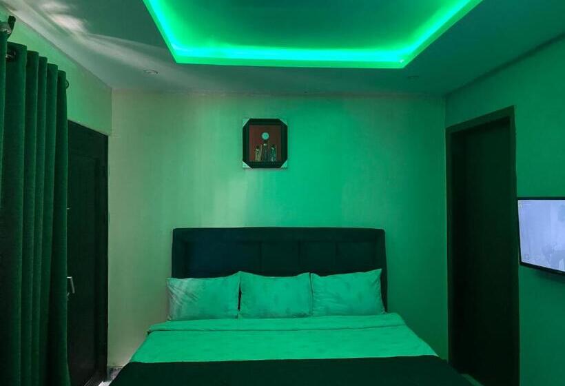 Номер Deluxe с Балконом, Suite Subzero