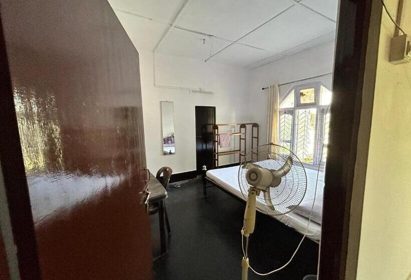 חדר דחוקס עם מיטת קינג, Munin S Guest House