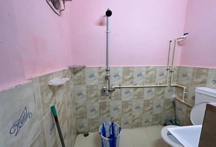 اتاق لوکس با تخت بزرگ, Munin S Guest House