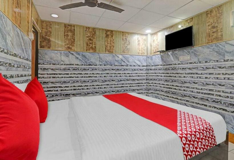 חדר קלאסי לשלושה, New Geetanjali