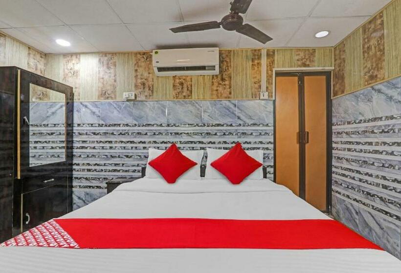 חדר קלאסי לשלושה, New Geetanjali