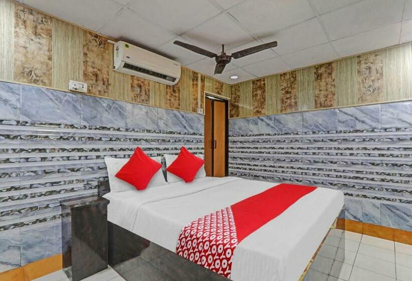 חדר קלאסי לשלושה, New Geetanjali