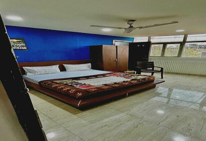 Pokój Trzyosobowy Klasyczny, Oyo 80774c Yaduvanshi Inn