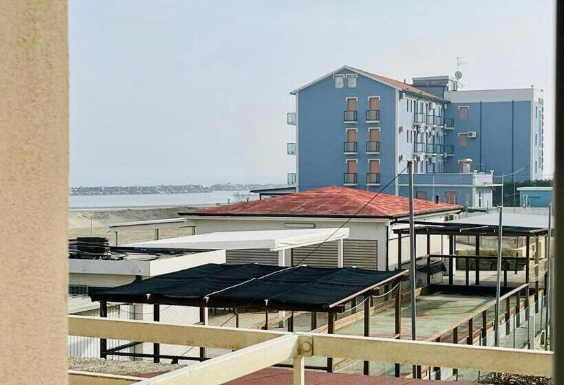 Habitación Estándar, Lima