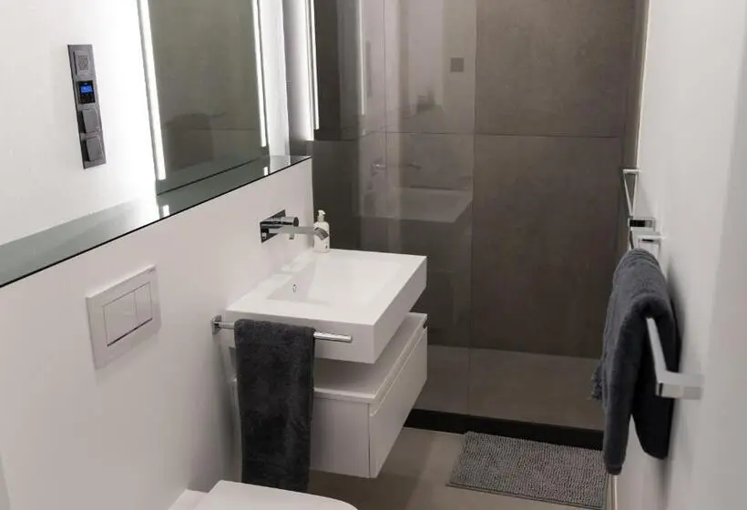Superior-huone, The Newsha Signature Home