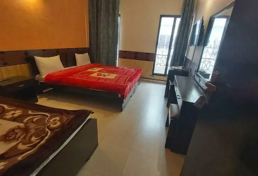 اتاق استاندارد سه نفره, Mount Heaven Hotel Murree