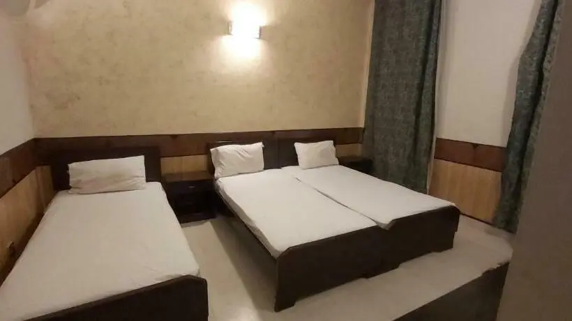 اتاق استاندارد سه نفره, Mount Heaven Hotel Murree