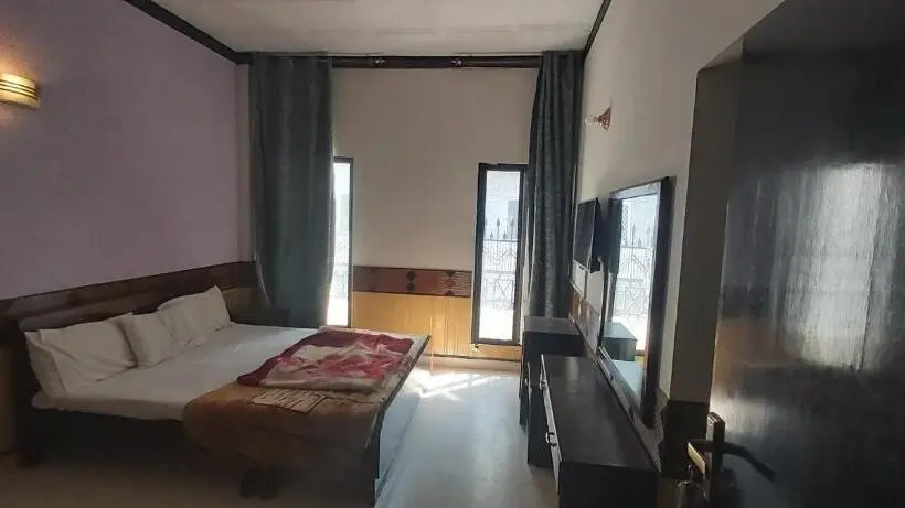 اتاق استاندارد, Mount Heaven Hotel Murree