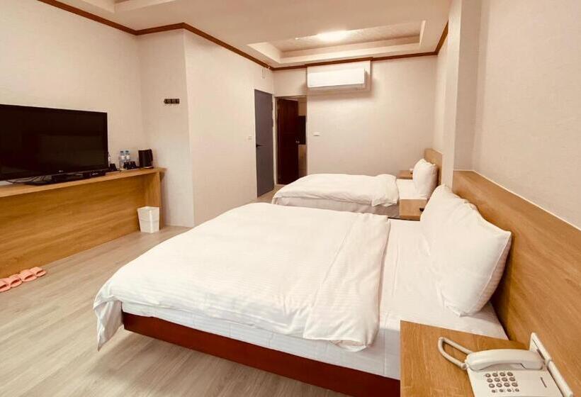 اتاق سوپریور چهار تخته, Beauty Garden Hotel   Jiaoxi