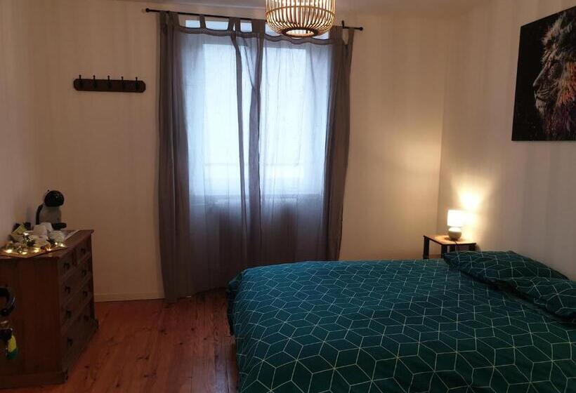 Pokój Standard, Sas Road Runner Café