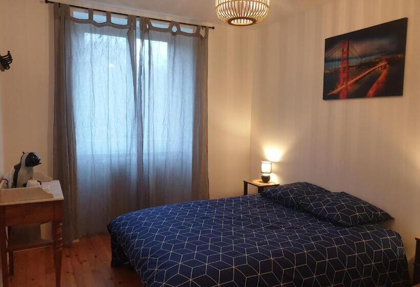 Pokój Standard, Sas Road Runner Café