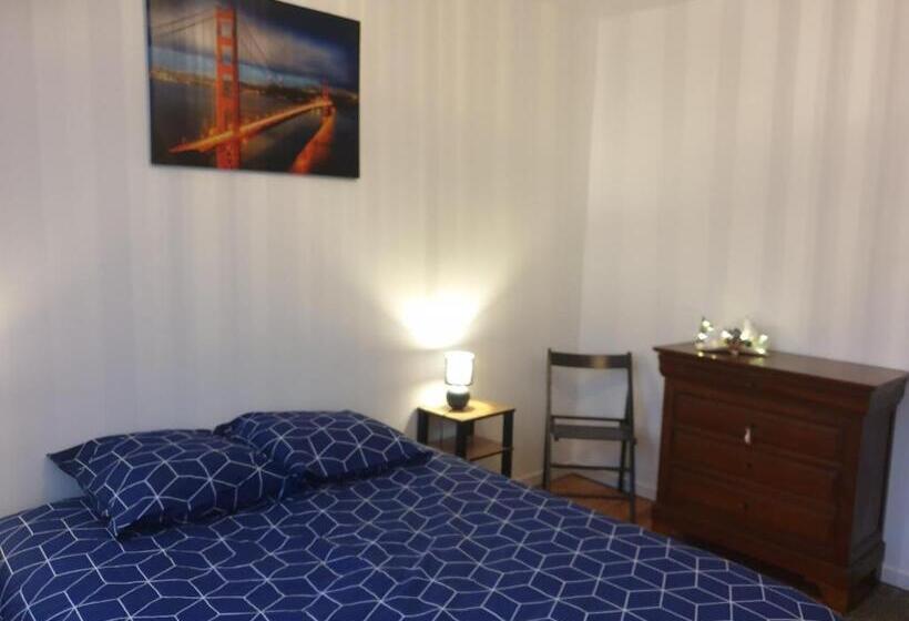 Pokój Standard, Sas Road Runner Café