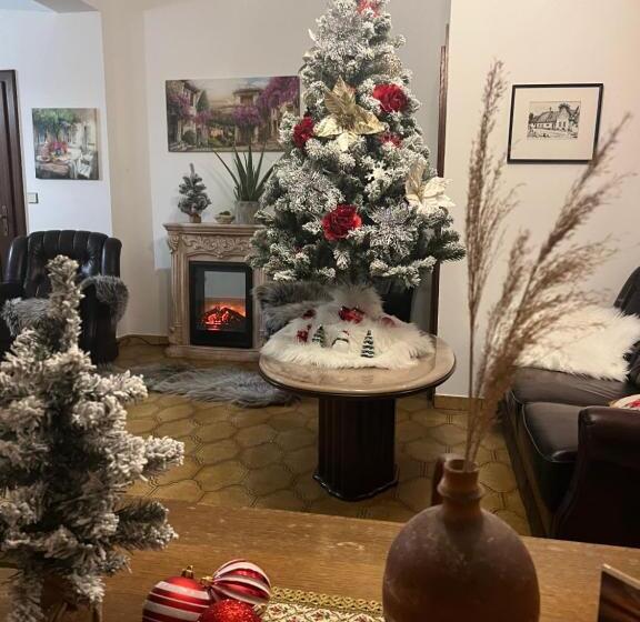 Дом 4 Спальни, Mediterranean Lake Escape House