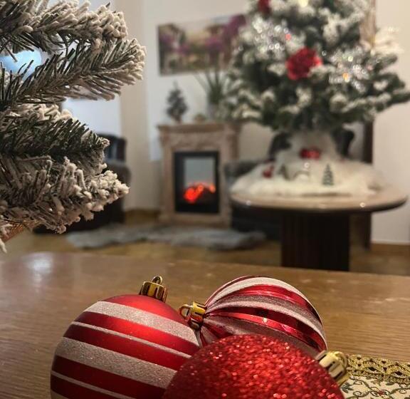 Дом 4 Спальни, Mediterranean Lake Escape House