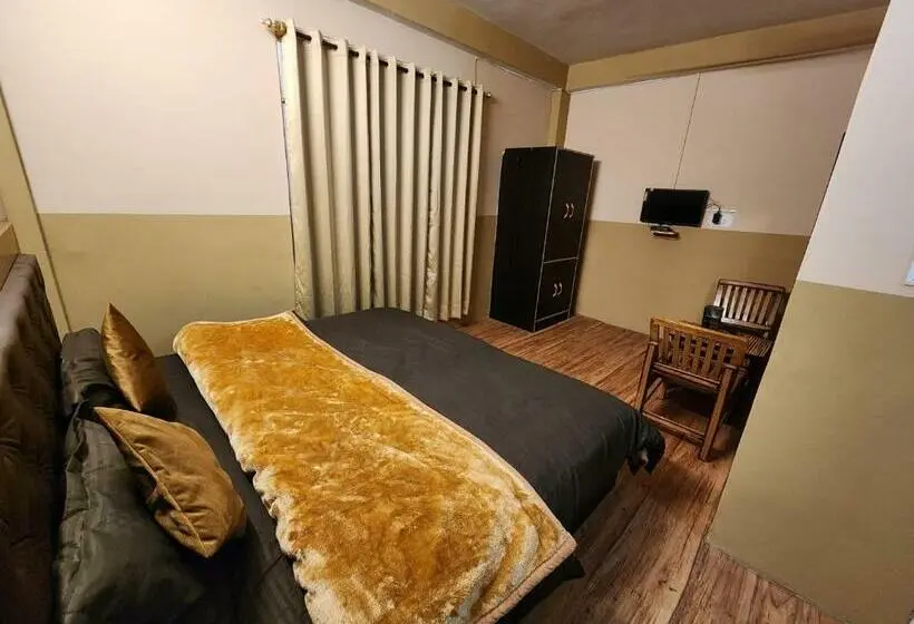 デラックスルーム, Woodzo Kasol