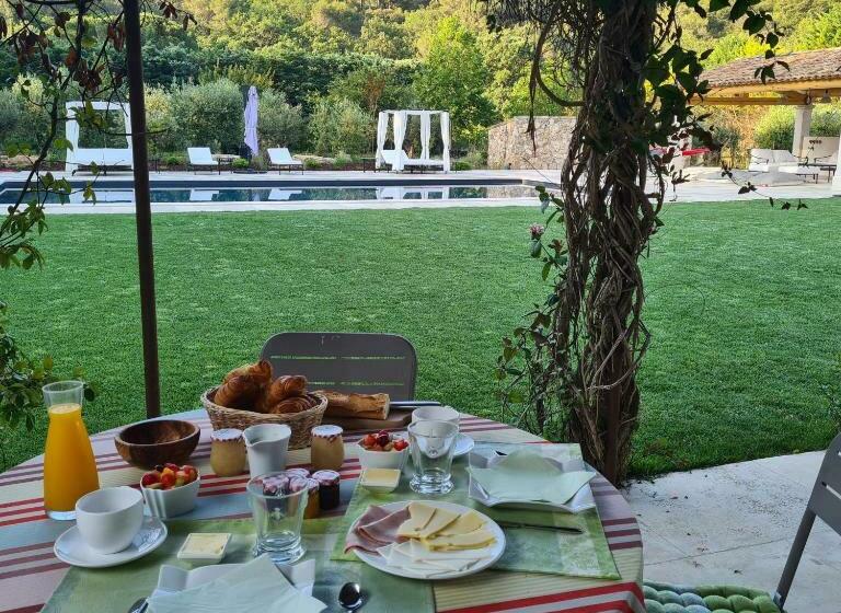 수피리어 룸, Mas De Lure