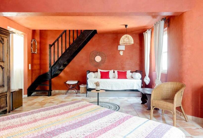 스탠다드 룸, Mas De Lure