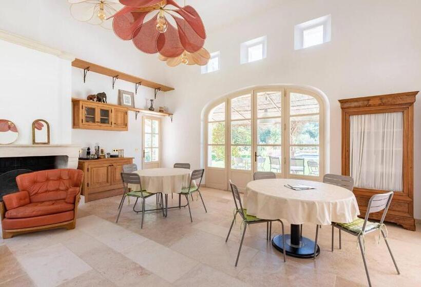 스탠다드 룸 가든 전망, Mas De Lure