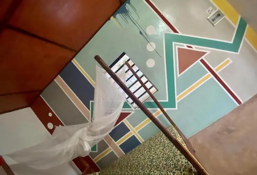 اتاق استاندارد سه نفره, Cdac Elijah   Espace Culturel