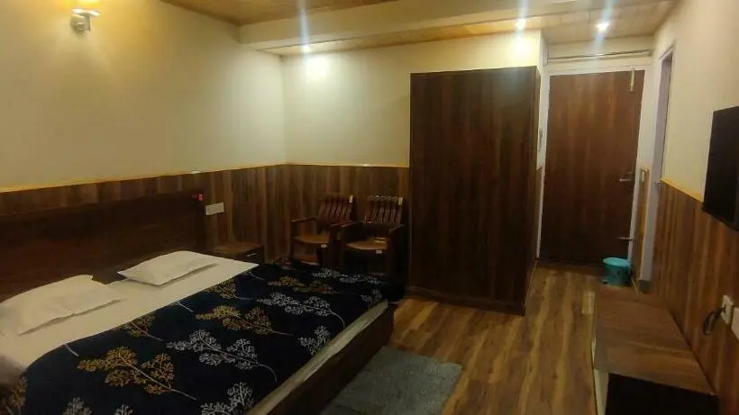 シングルデラックスルーム, Gayatri Lodge