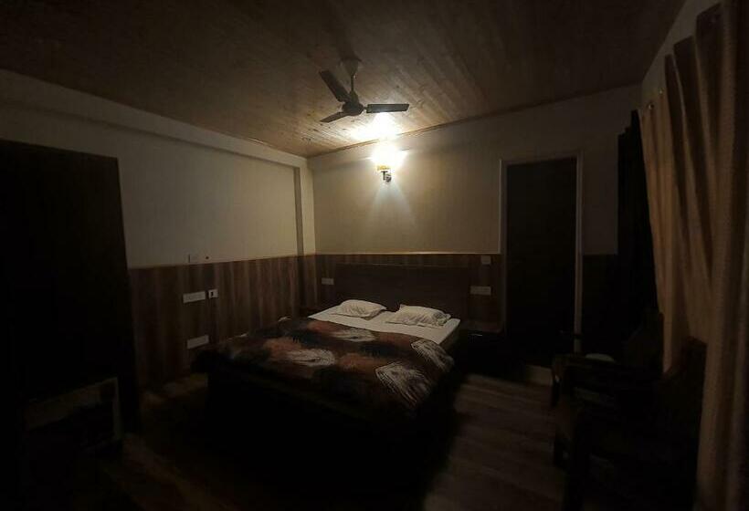 Pokój Deluxe Jednoosobowy, Gayatri Lodge