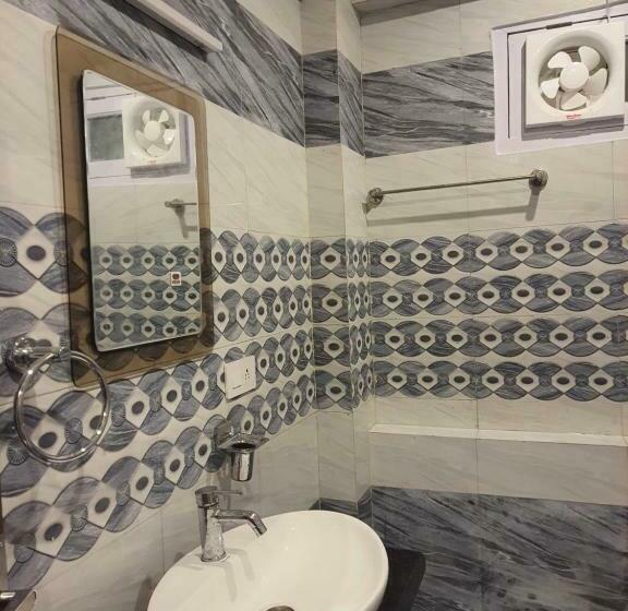 Pokój Deluxe Jednoosobowy, Gayatri Lodge