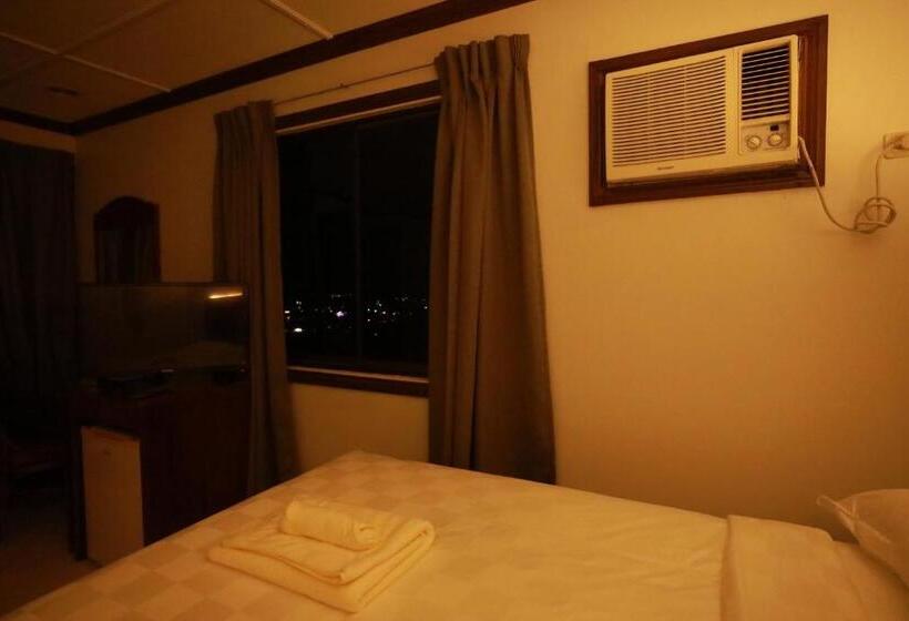 Deluxe Suite Sea View, Bohol Plaza Mountain Resort And Restaurant