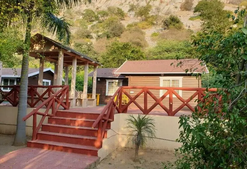 Familj Bungalow, Namanbagh