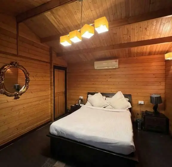 Familj Bungalow, Namanbagh