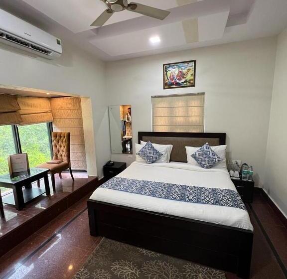 اتاق لوکس, Namanbagh