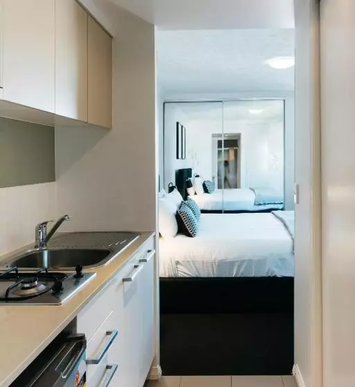 スタンダードスタジオ, Gabba Central Apartments